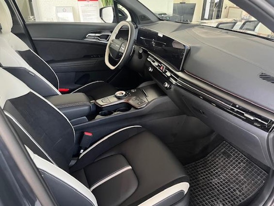 Vehicle image 5 Vehicle image 5