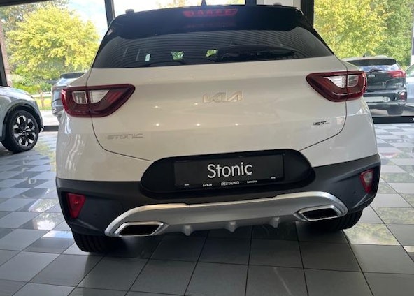 Vehicle image 4 Vehicle image 4