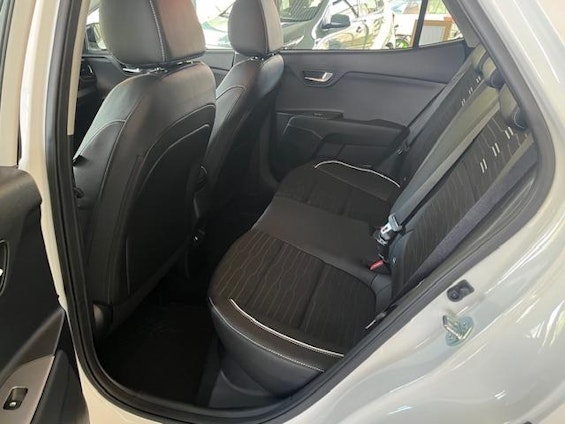 Vehicle image 9 Vehicle image 9