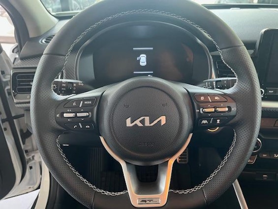 Vehicle image 10 Vehicle image 10