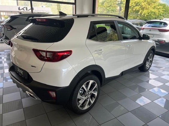 Vehicle image 3 Vehicle image 3