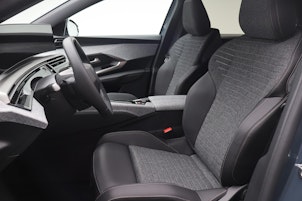 Vehicle image PEUGEOT 3008 1.2 Hybrid Allure Premium