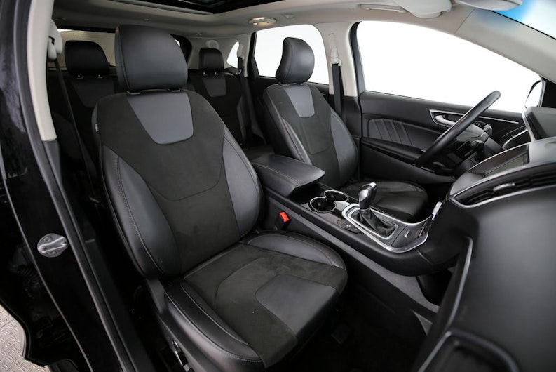 Vehicle image FORD EDGE