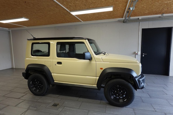 Vehicle image 3