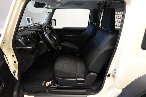 Vehicle image 15