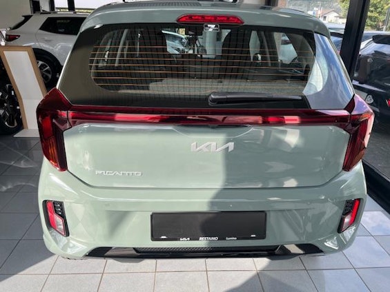 Vehicle image 4 Vehicle image 4