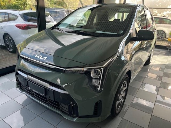 First vehicle image