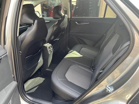 Vehicle image 6 Vehicle image 6