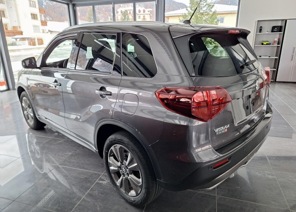 Vehicle image 4 Vehicle image 4