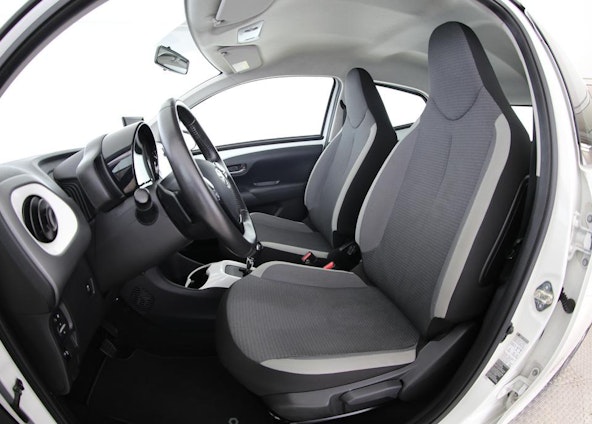 Vehicle image 3 Vehicle image 3