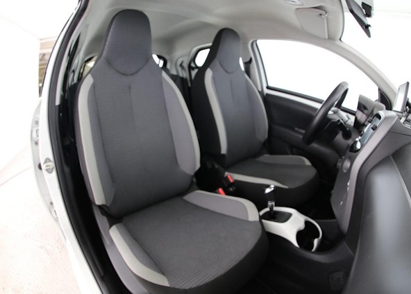 Vehicle image 9 Vehicle image 9