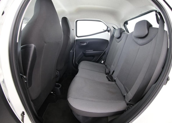 Vehicle image 10 Vehicle image 10