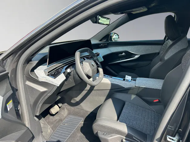 PEUGEOT 5008 1.2 Hybrid Allure Premium