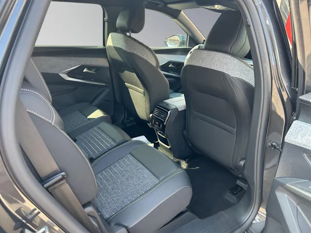 PEUGEOT 5008 1.2 Hybrid Allure Premium