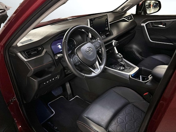 Vehicle image 6