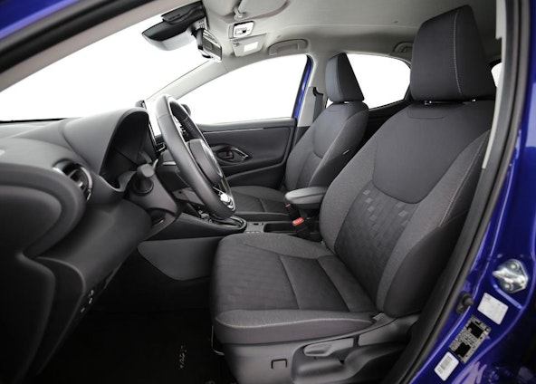 Vehicle image 3 Vehicle image 3