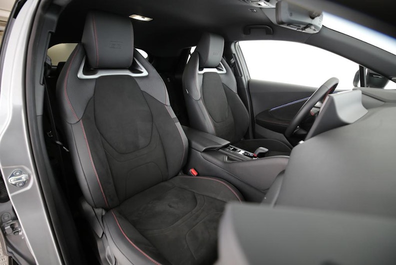 Vehicle image TOYOTA C-HR