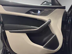 Jaguar F-Pace 5.0 V8 SVR AWD