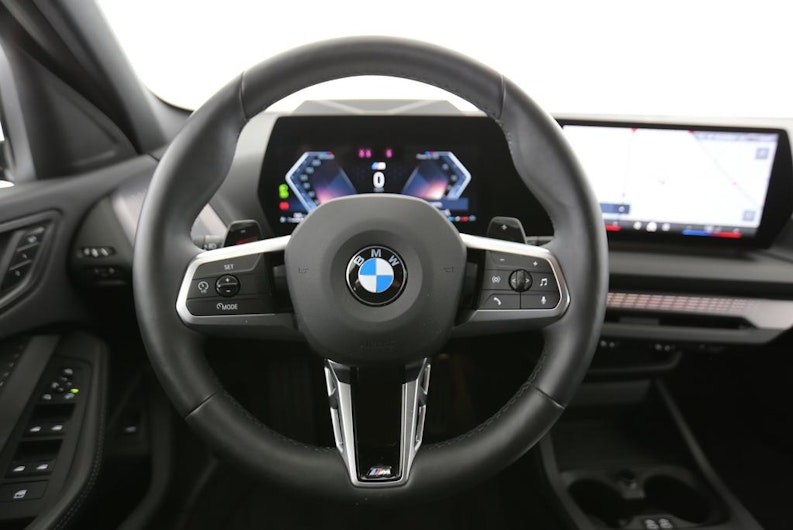 Vehicle image BMW 1 SERIES