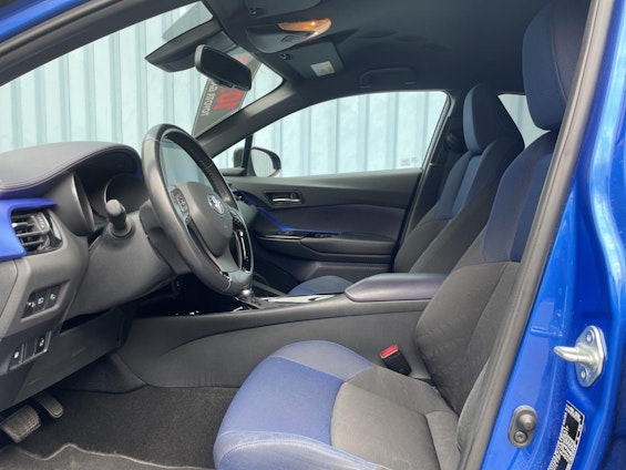 Vehicle image 9 Vehicle image 9