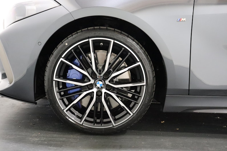 Vehicle image BMW 1 SERIES