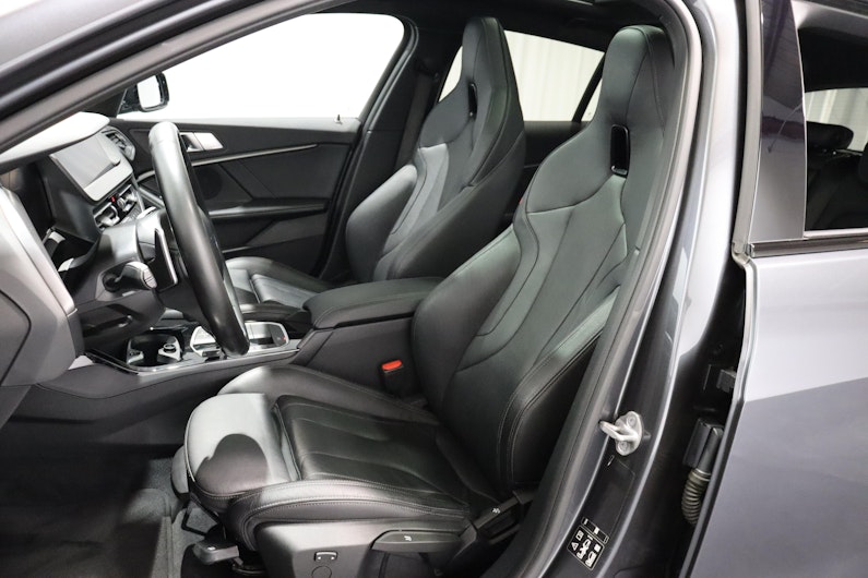 Vehicle image BMW 1 SERIES