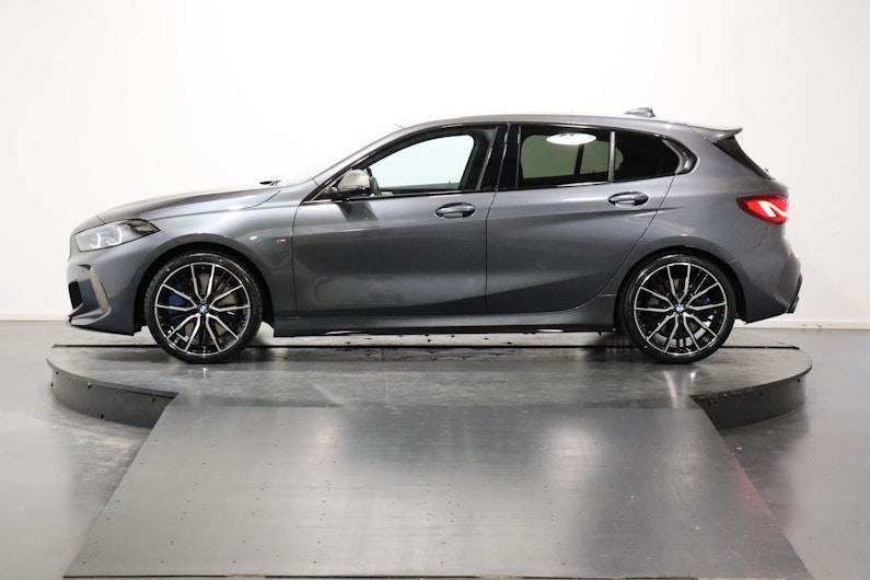 Vehicle image BMW 1 SERIES