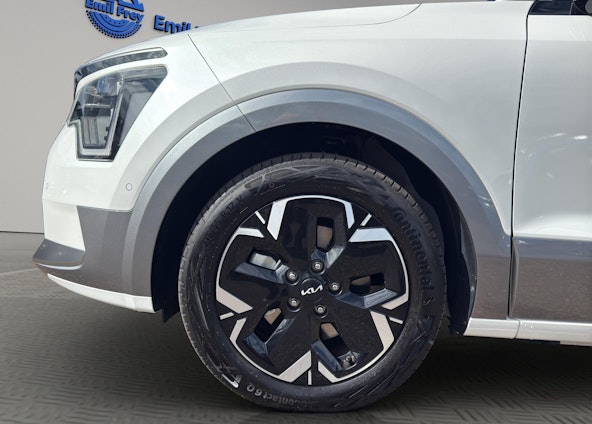 Vehicle image 9 Vehicle image 9