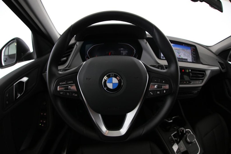 Vehicle image BMW 1 SERIES