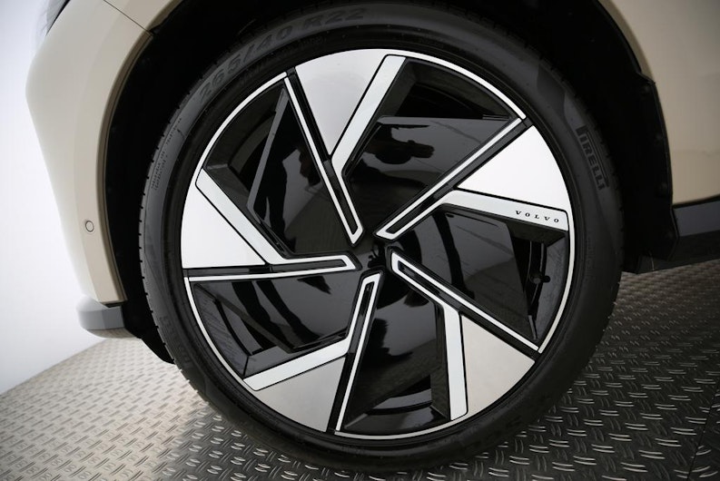 Vehicle image VOLVO EX 90