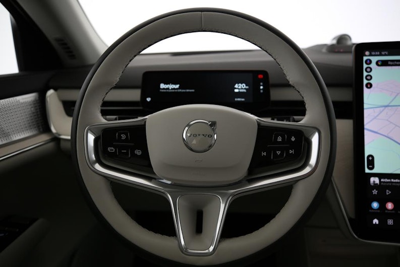 Vehicle image VOLVO EX 90