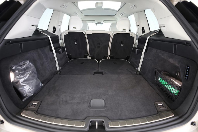 Vehicle image VOLVO EX 90