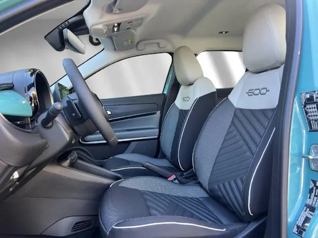 Fiat 600 1.2 Hybrid 136 Cult