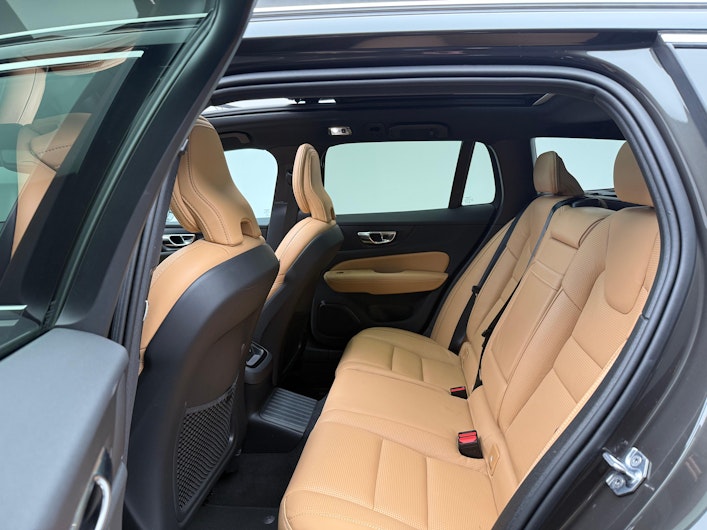 Vehicle image VOLVO V60