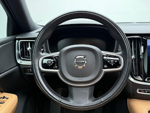 Vehicle image VOLVO V60 2.0 T8 TE Inscription eAWD