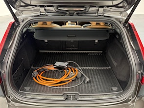 Vehicle image VOLVO V60 2.0 T8 TE Inscription eAWD