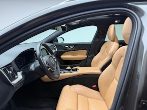 Vehicle image VOLVO V60 2.0 T8 TE Inscription eAWD