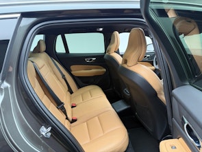 Vehicle image VOLVO V60 2.0 T8 TE Inscription eAWD