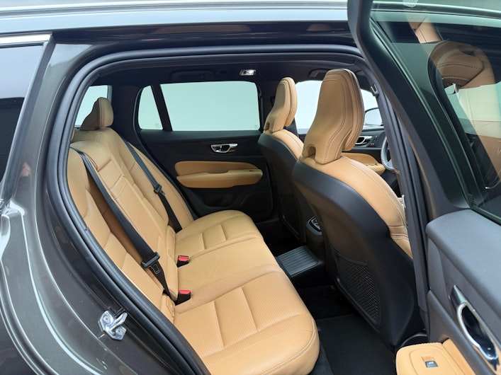 Vehicle image VOLVO V60