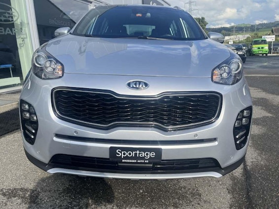 First vehicle image