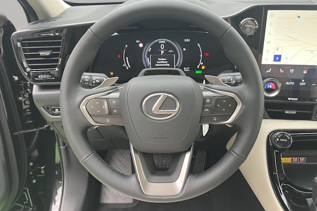 Vehicle image 4 Vehicle image 4