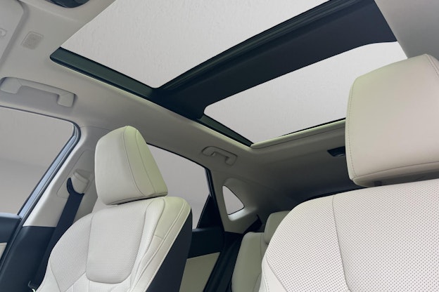 Vehicle image 9 Vehicle image 9