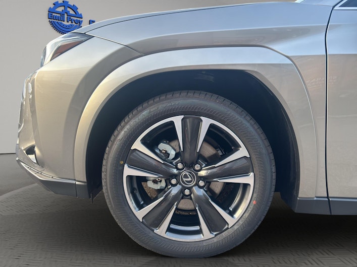 Vehicle image LEXUS UX