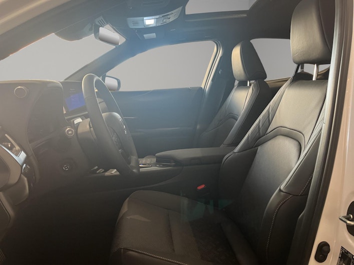Vehicle image LEXUS UX