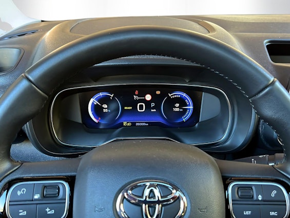 Vehicle image 9 Vehicle image 9