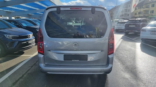 Vehicle image 4 Vehicle image 4