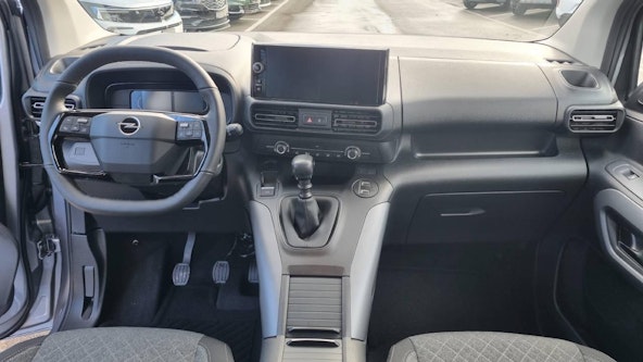 Vehicle image 13 Vehicle image 13