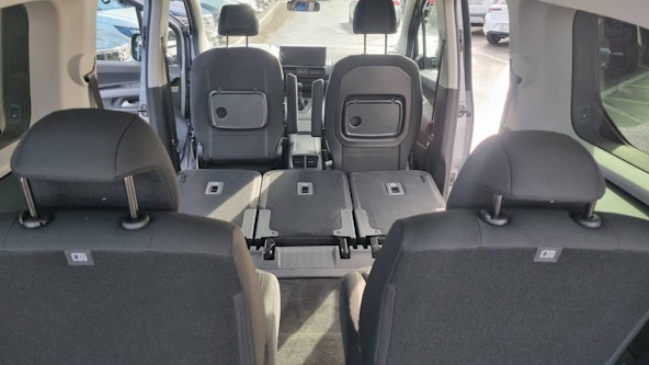 Vehicle image 12 Vehicle image 12