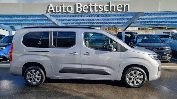 Vehicle image 3 Vehicle image 3