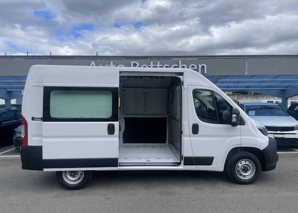 Vehicle image 4 Vehicle image 4